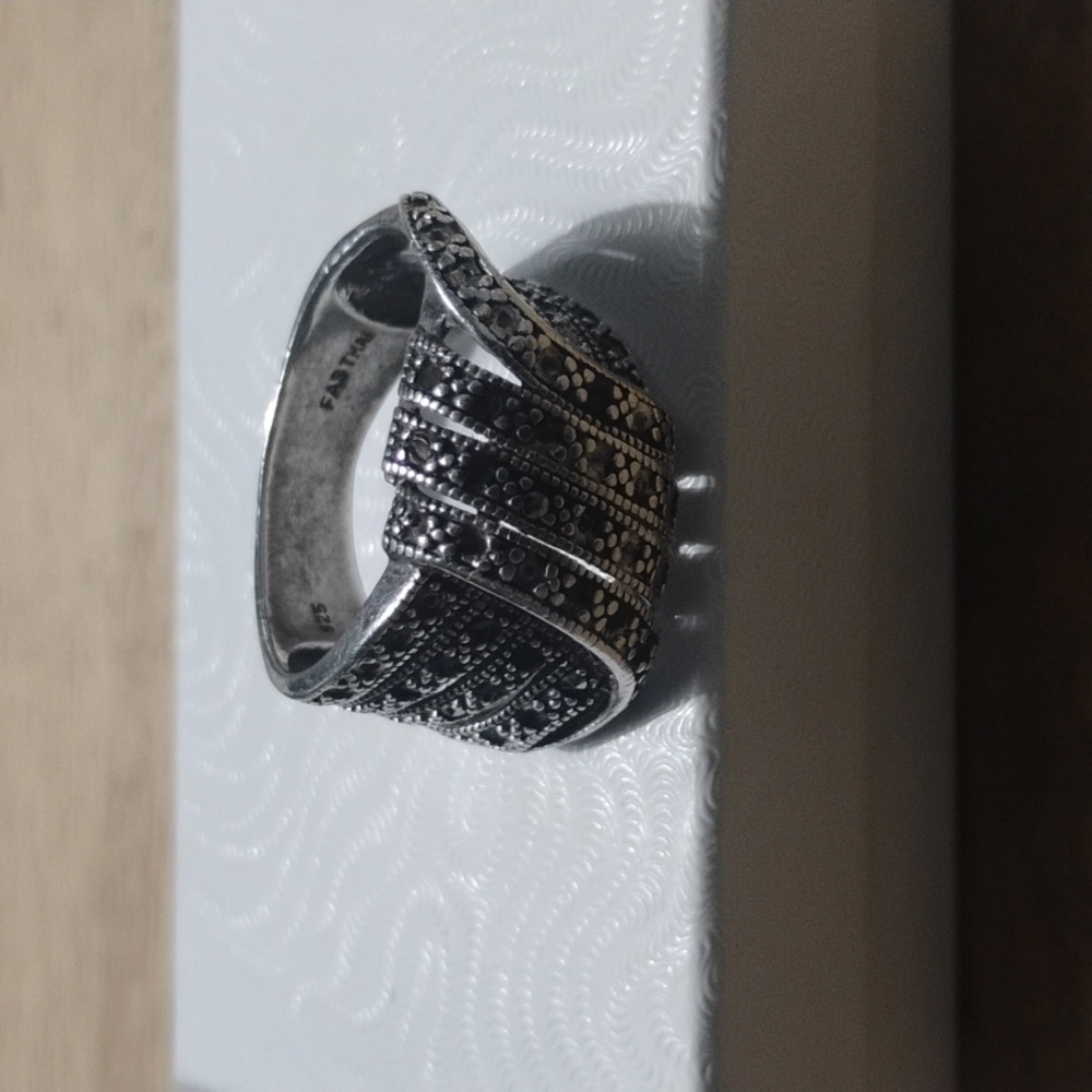 Sterling Silver Marcasite Ring Size 9 - Picture 3 of 12